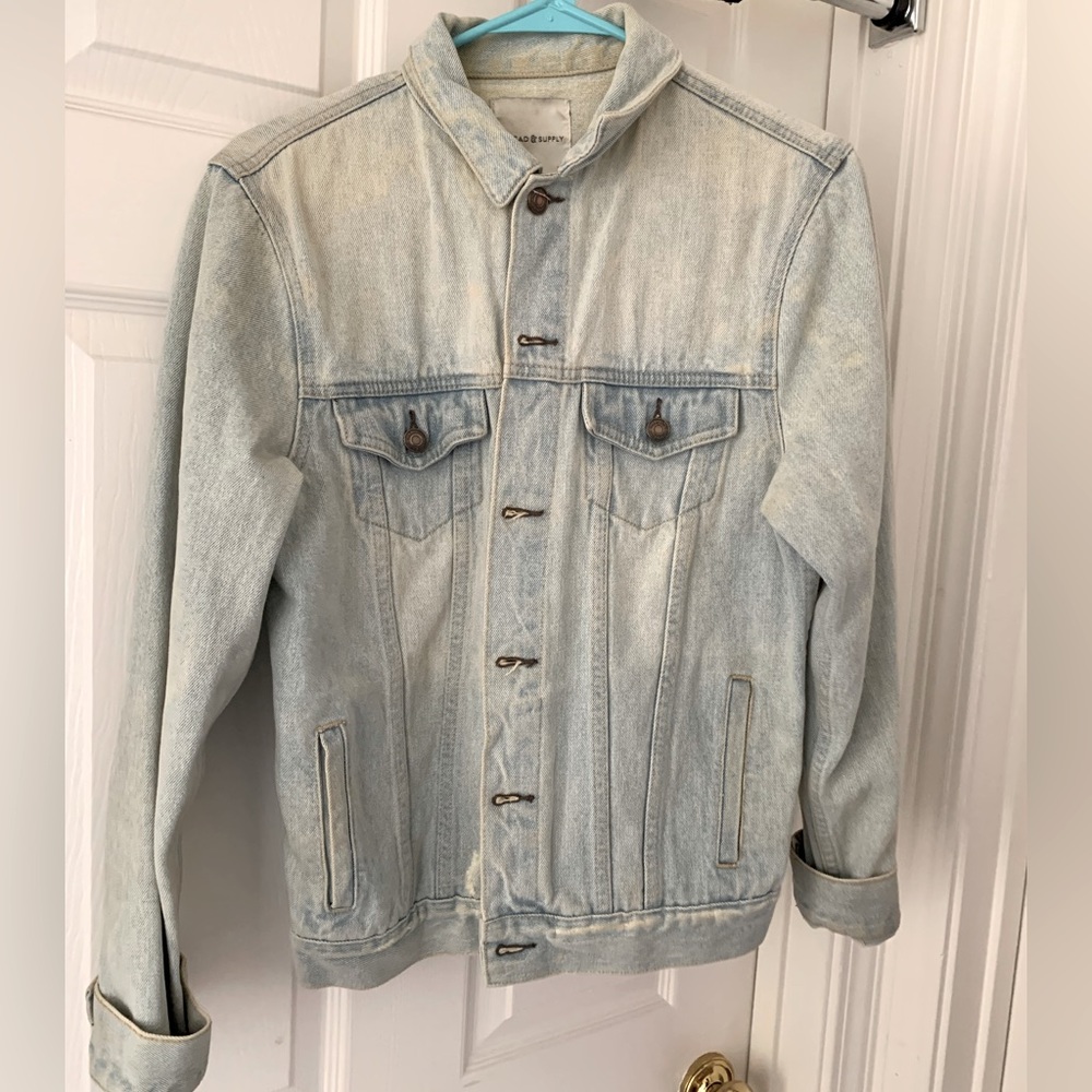 JEAN JACKET SIZE SMALL
